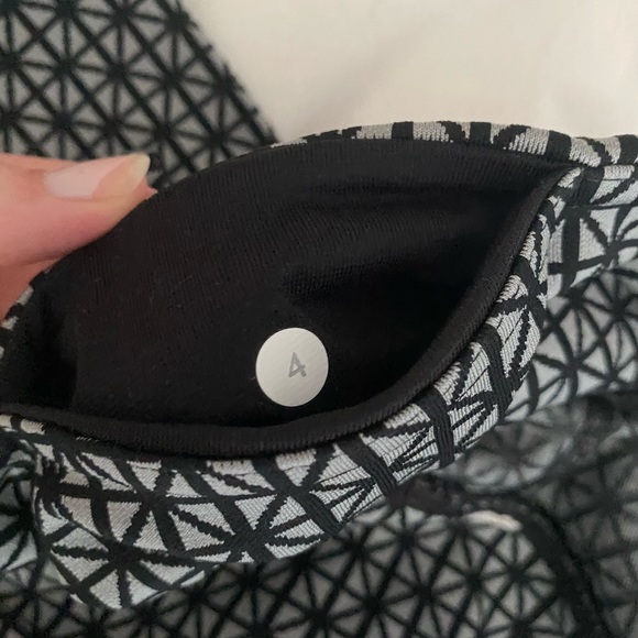 Lululemon White and Black Leggings Size: 4 - Picture 3 of 6